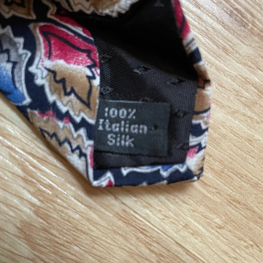 Halston 100% Italian silk tie black blue red